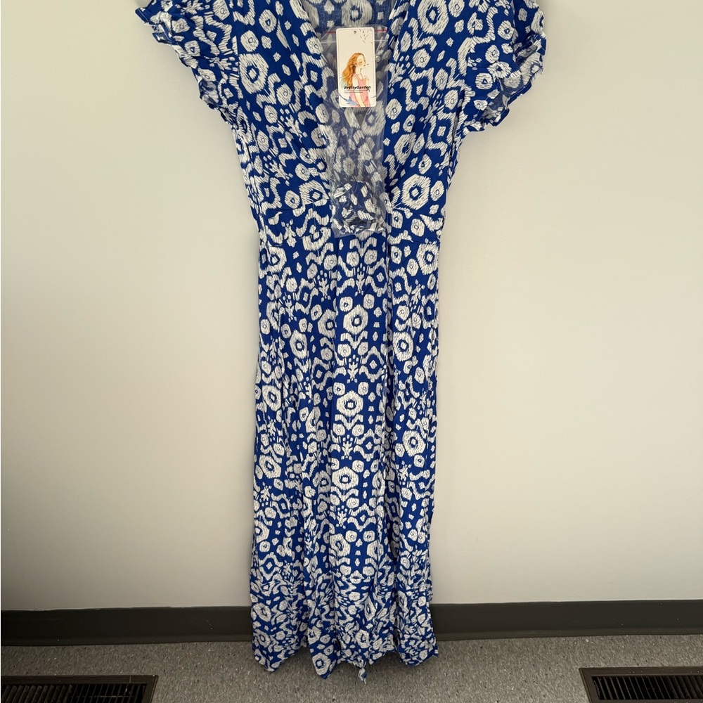 Chic Blue and White Floral Maxi Dress